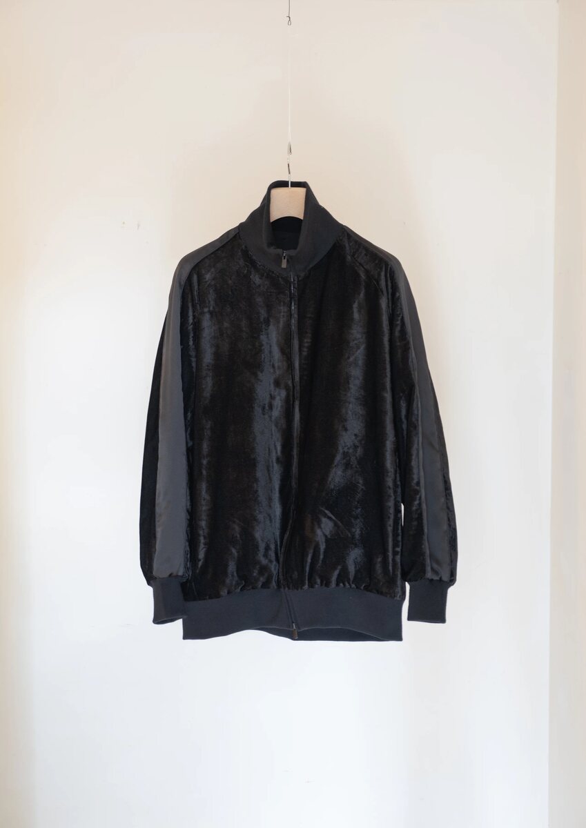 ONYX Track Jacket 正面