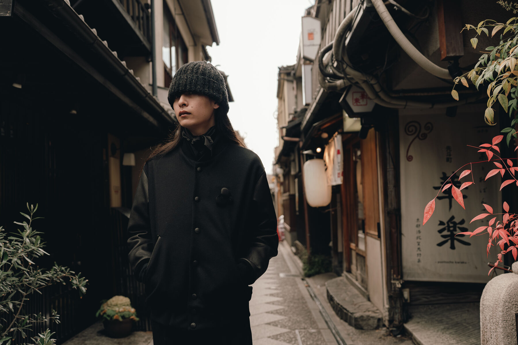 RESONAR Stadium Jacket 着用ルック 路地